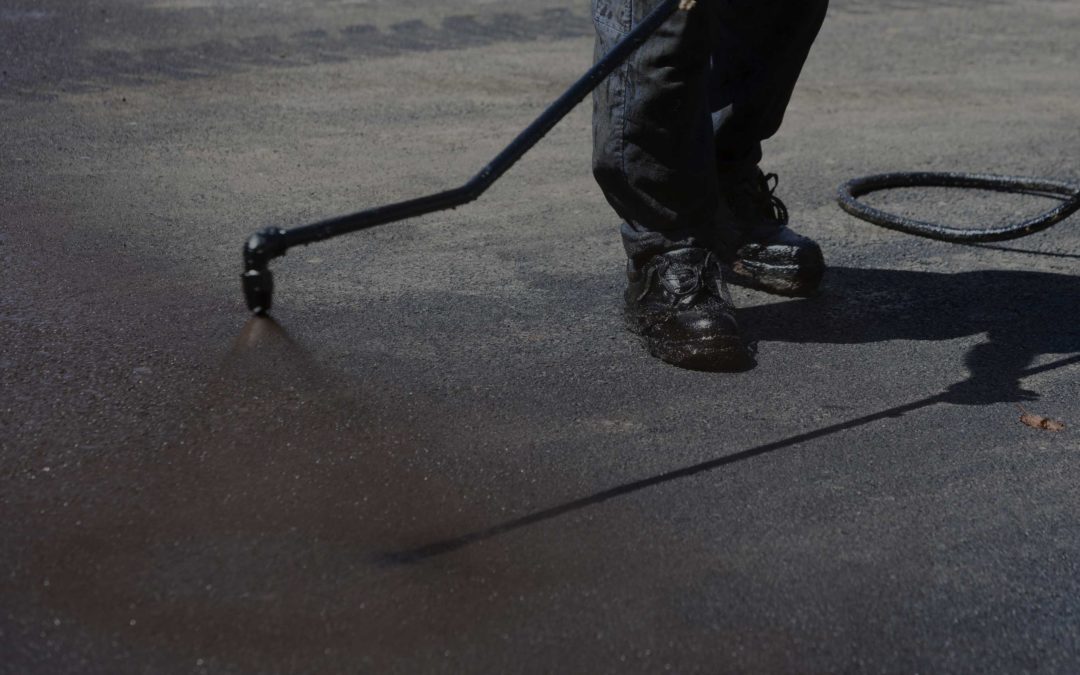 5 Common Questions About Sealcoating Asphalt